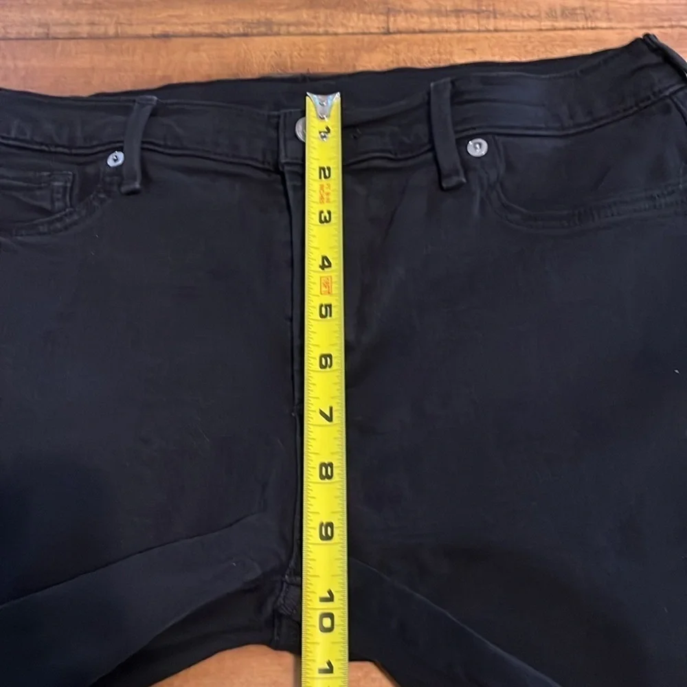 True Religion Halle mid rise super skinny, size 32